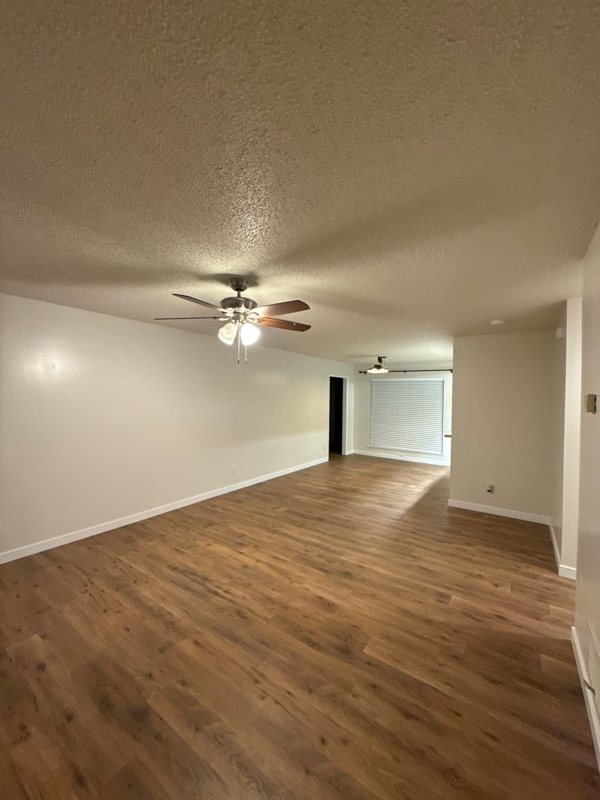 Building Photo - 319 Jullien Dr