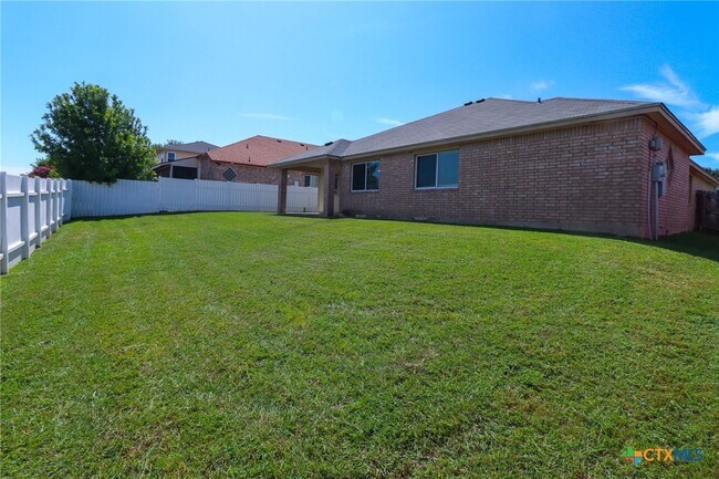Building Photo - 1805 Lobrecht Ct