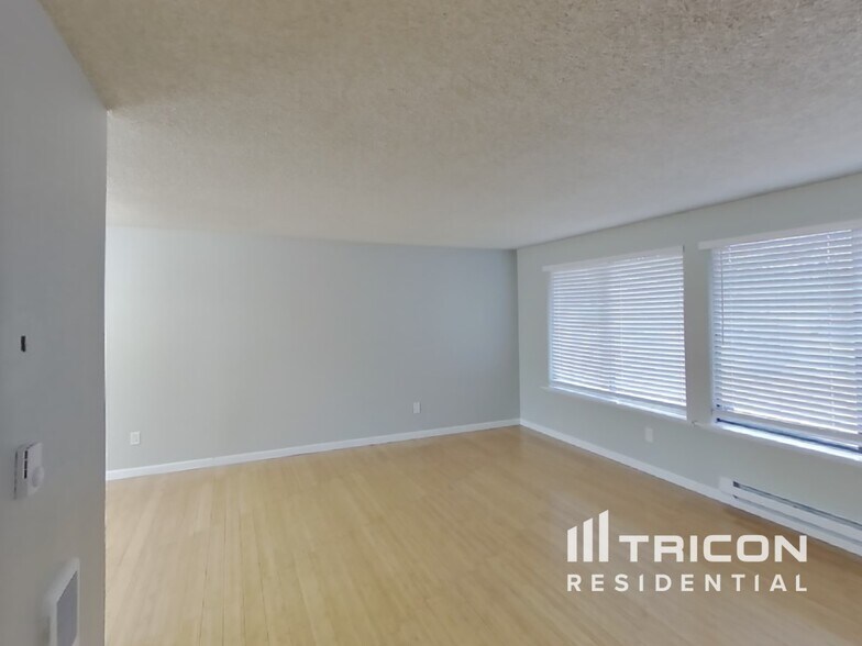 Building Photo - 17102 21st Ave Ct E