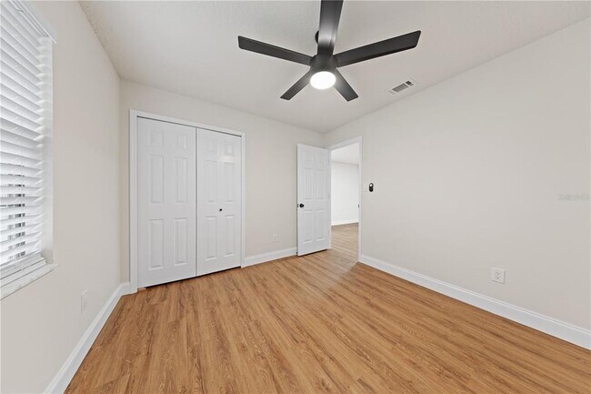 Building Photo - 3253 Oak Point Cir