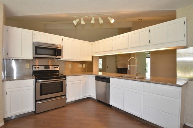 Building Photo - 19510 Westhaven Dr