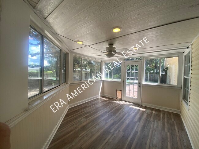 Building Photo - 19 Winfield Way