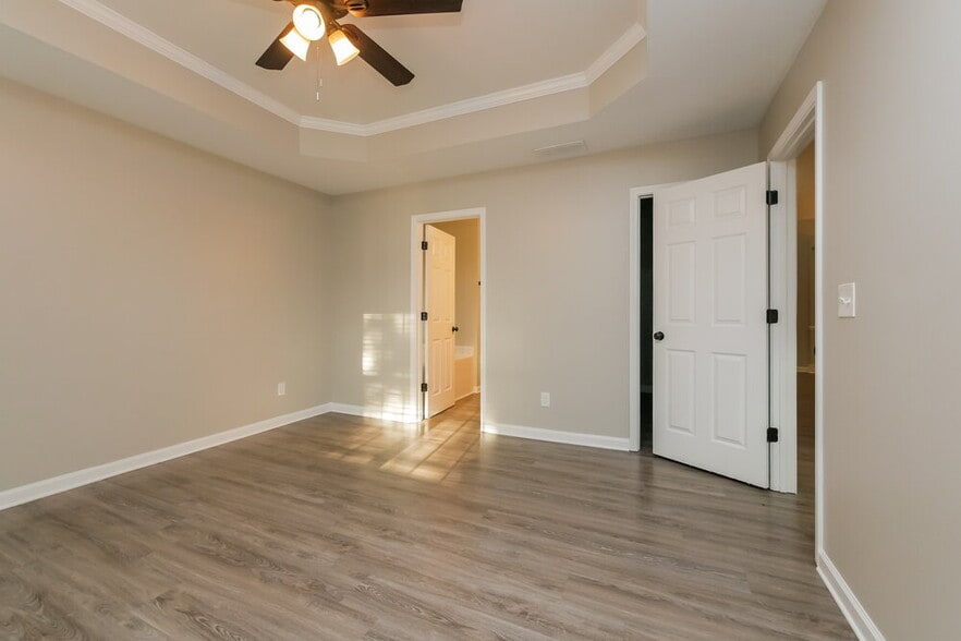 Building Photo - 6697 Biscayne