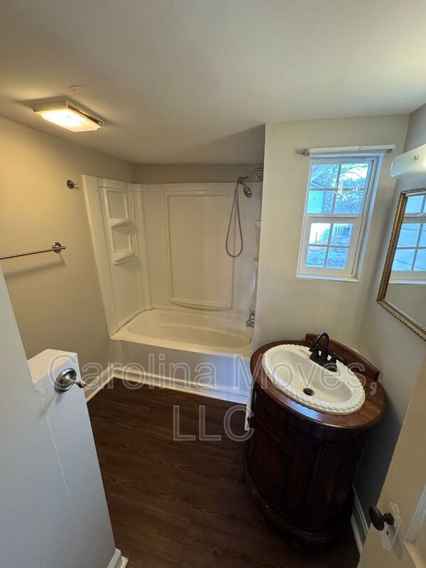 Building Photo - 101 S 7th St