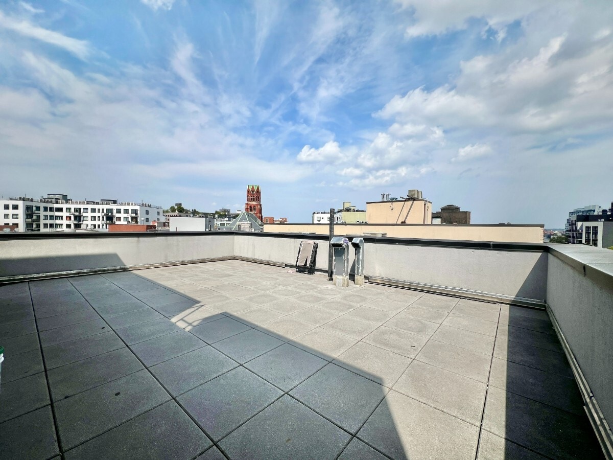 Building Photo - Myrtle Avenue