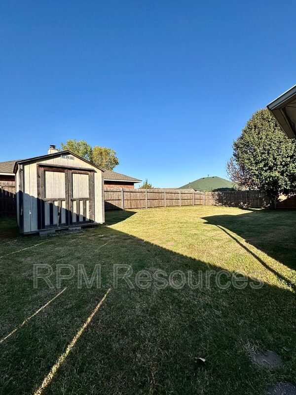 Building Photo - 10309 Banff Way