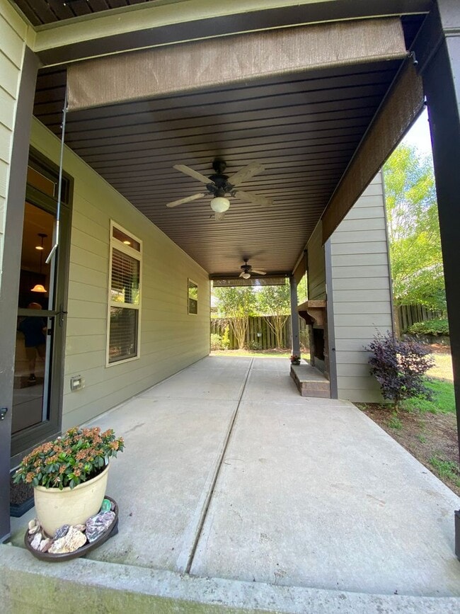 Building Photo - 735 Porter Ln