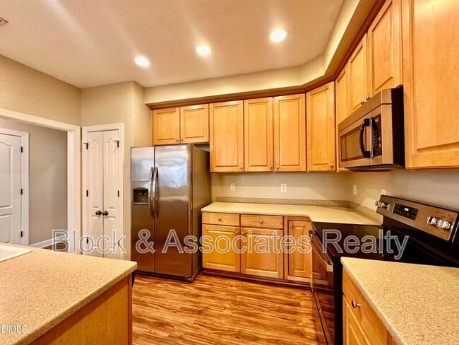 Building Photo - 215 Anniston Ct