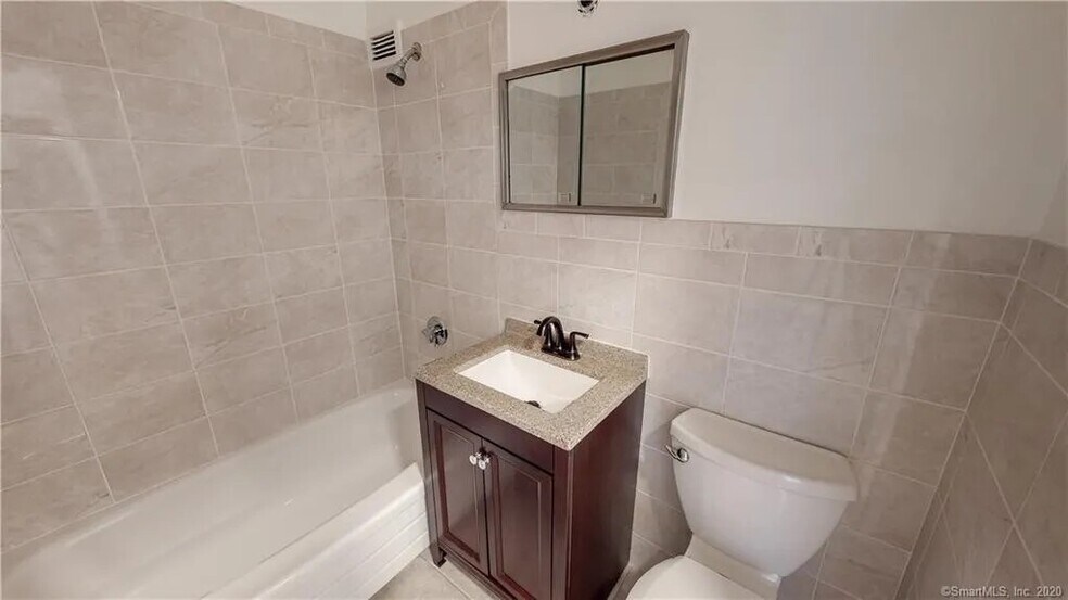 Building Photo - 30 Glenbrook Rd