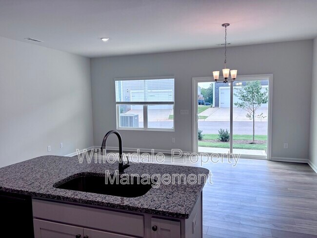 Building Photo - 183 Central Townes Wy