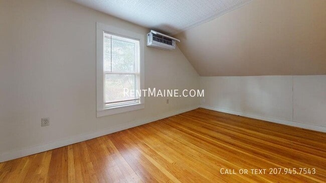 Building Photo - 1015 May St