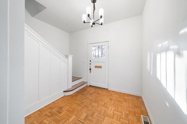 Building Photo - 7414 NE 6th Ave