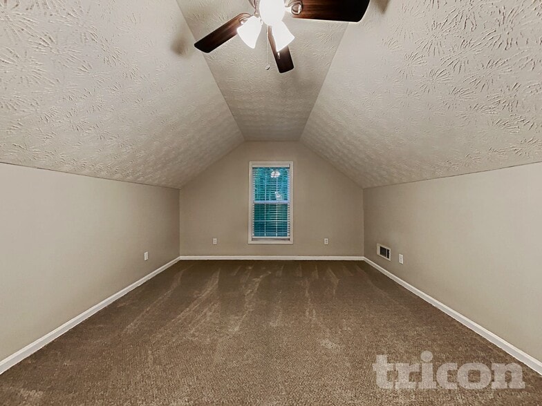Building Photo - 35 Crooked Creek Dr