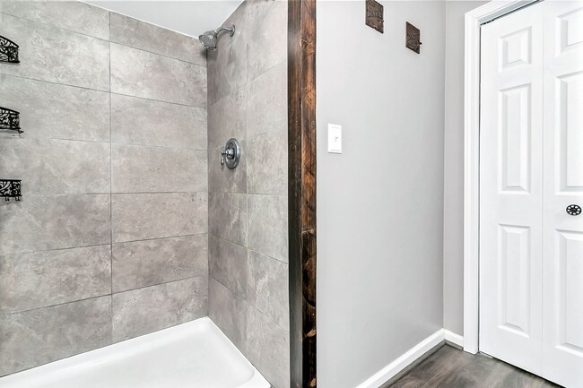 Building Photo - Very Private 2-Bedroom Home with Huge Yard...