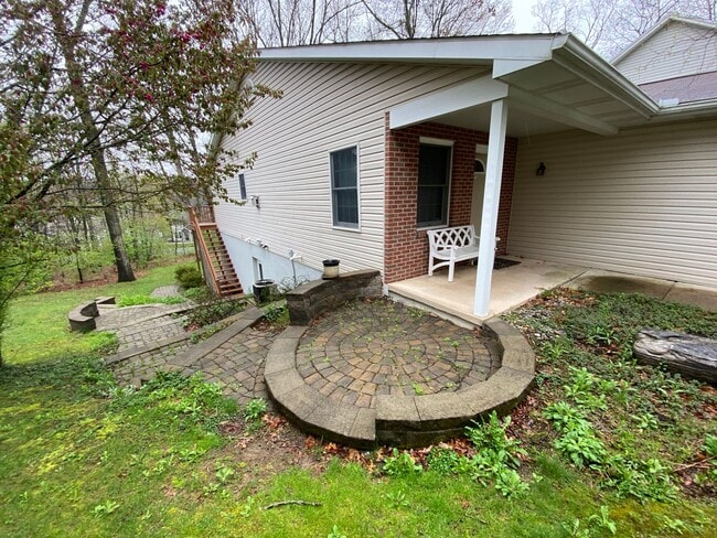 Building Photo - Outdoor living in the city