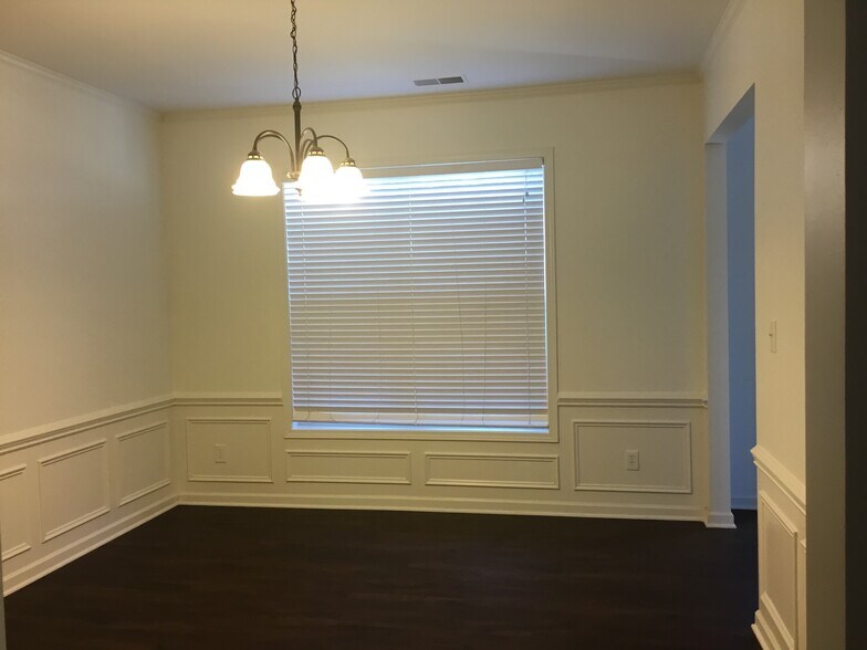 Building Photo - 4544 Fairport Ct