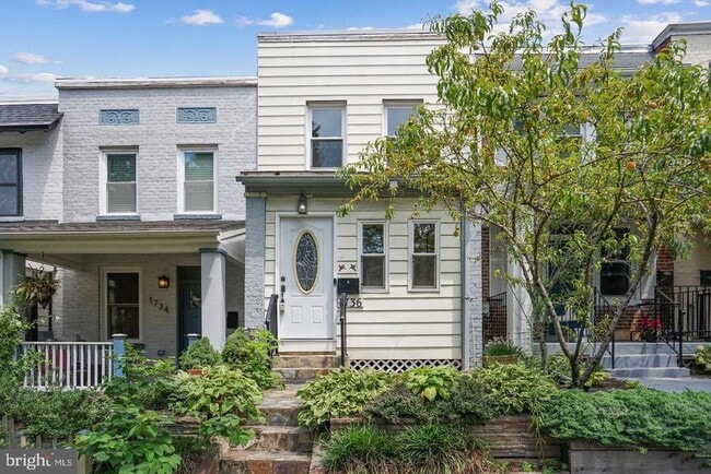 Primary Photo - 1736 L St NE