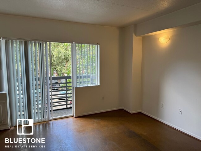 Interior Photo - West Park Place
