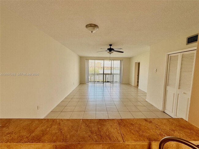 Building Photo - 1591 NE Miami Gardens Dr