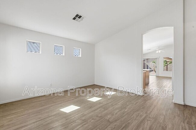 Building Photo - 14823 W Redfield Rd