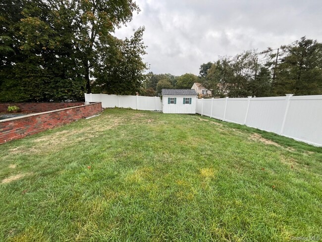 Building Photo - 4 Rosemont Dr