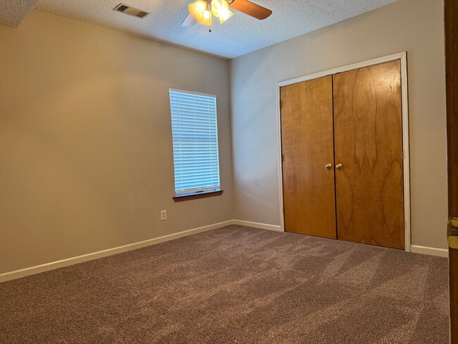 Building Photo - 22 Edgehill Cove