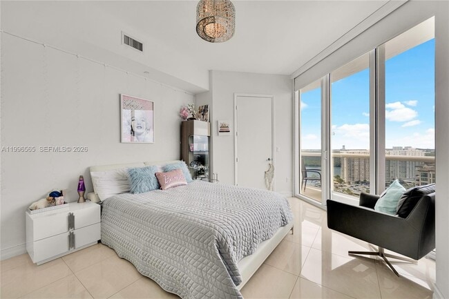 Building Photo - 15901 Collins Ave