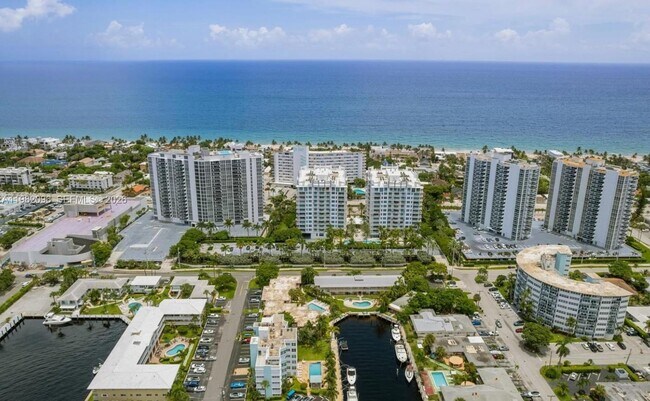 Building Photo - 2841 N Ocean Blvd