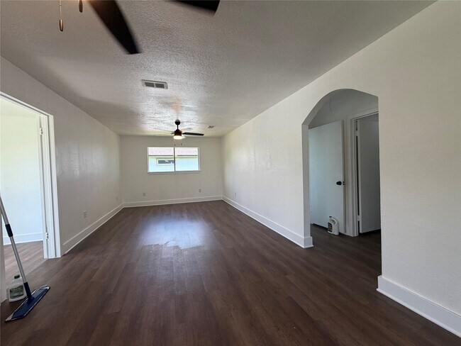 Building Photo - 4522 County Rd 459C