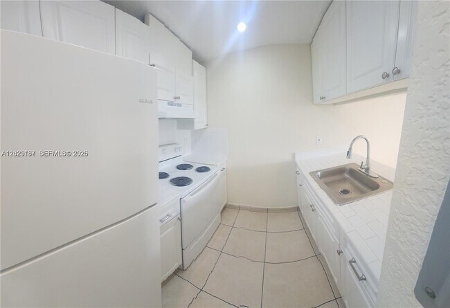 Building Photo - 19600 SW 110th Ct