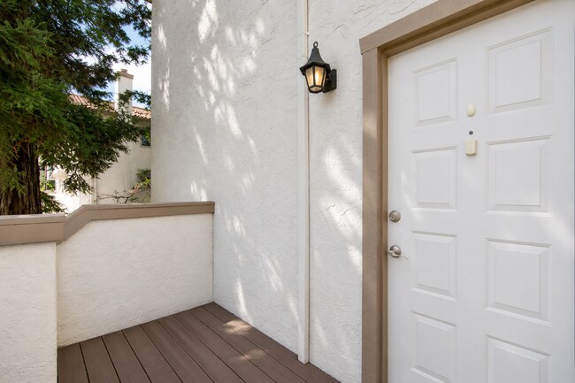 Building Photo - 1173 Capri Dr