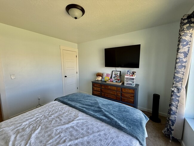 Building Photo - 722 S Willow Park Dr