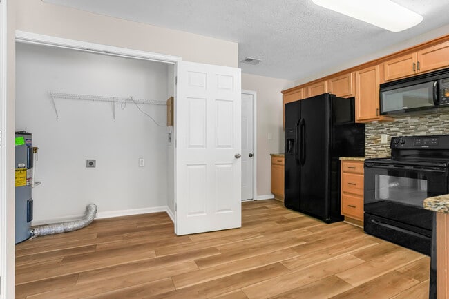 Building Photo - 3020 Maddie Ln