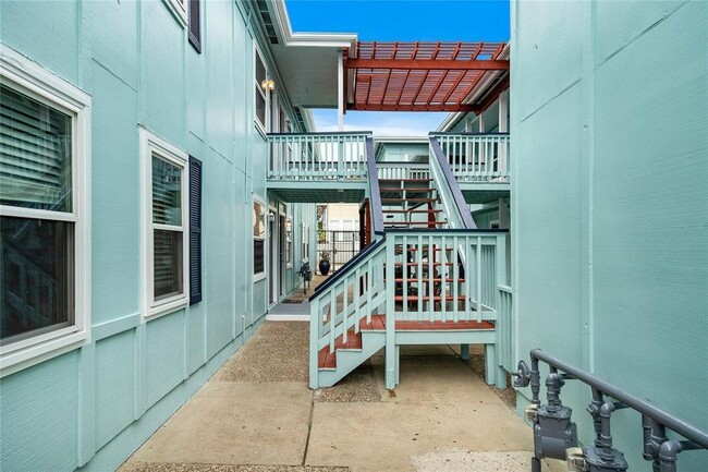 Building Photo - 2502 Avenue L