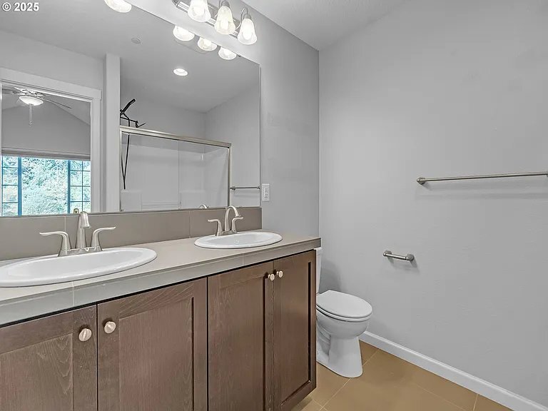 Building Photo - 13552 SW Beach Plum Terrace