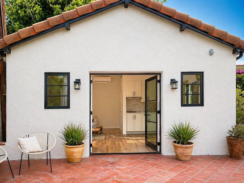 Building Photo - 917 S Ridgeley Dr