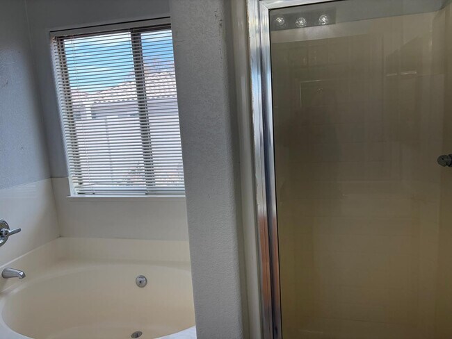 Building Photo - 847 E Desert Rose Trail