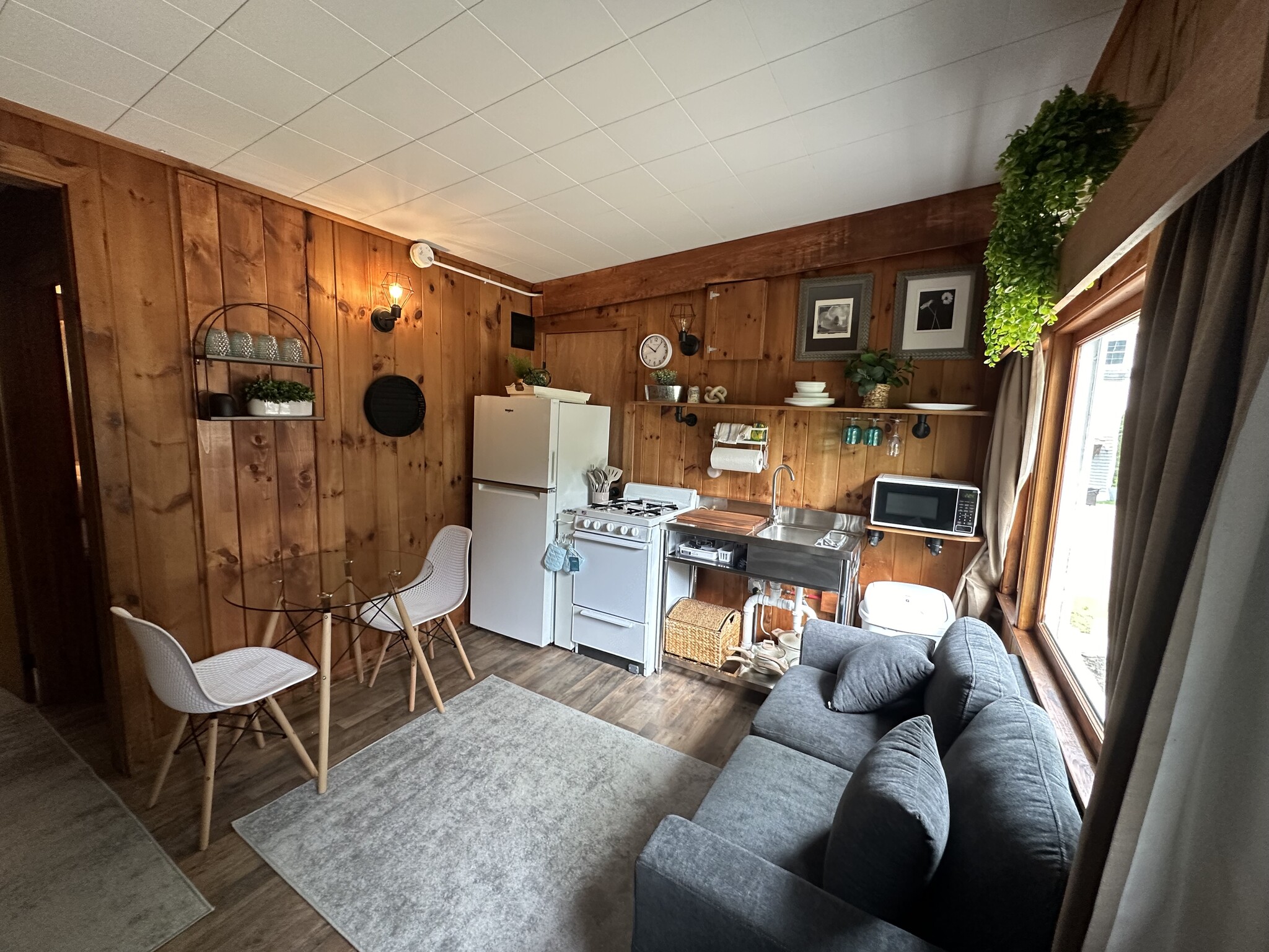 Building Photo - 14 Lake Shore Dr