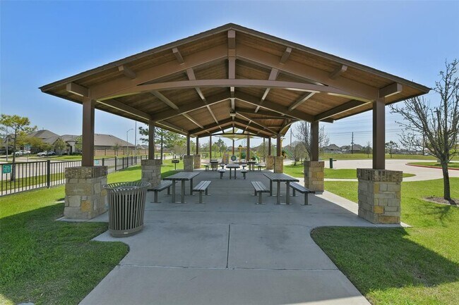 Building Photo - 8902 Jasper Lake Dr