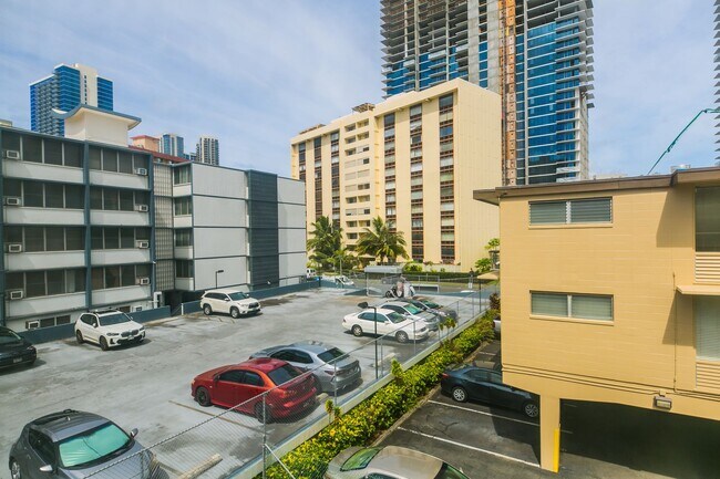 Building Photo - Bishop Manor Unit 22