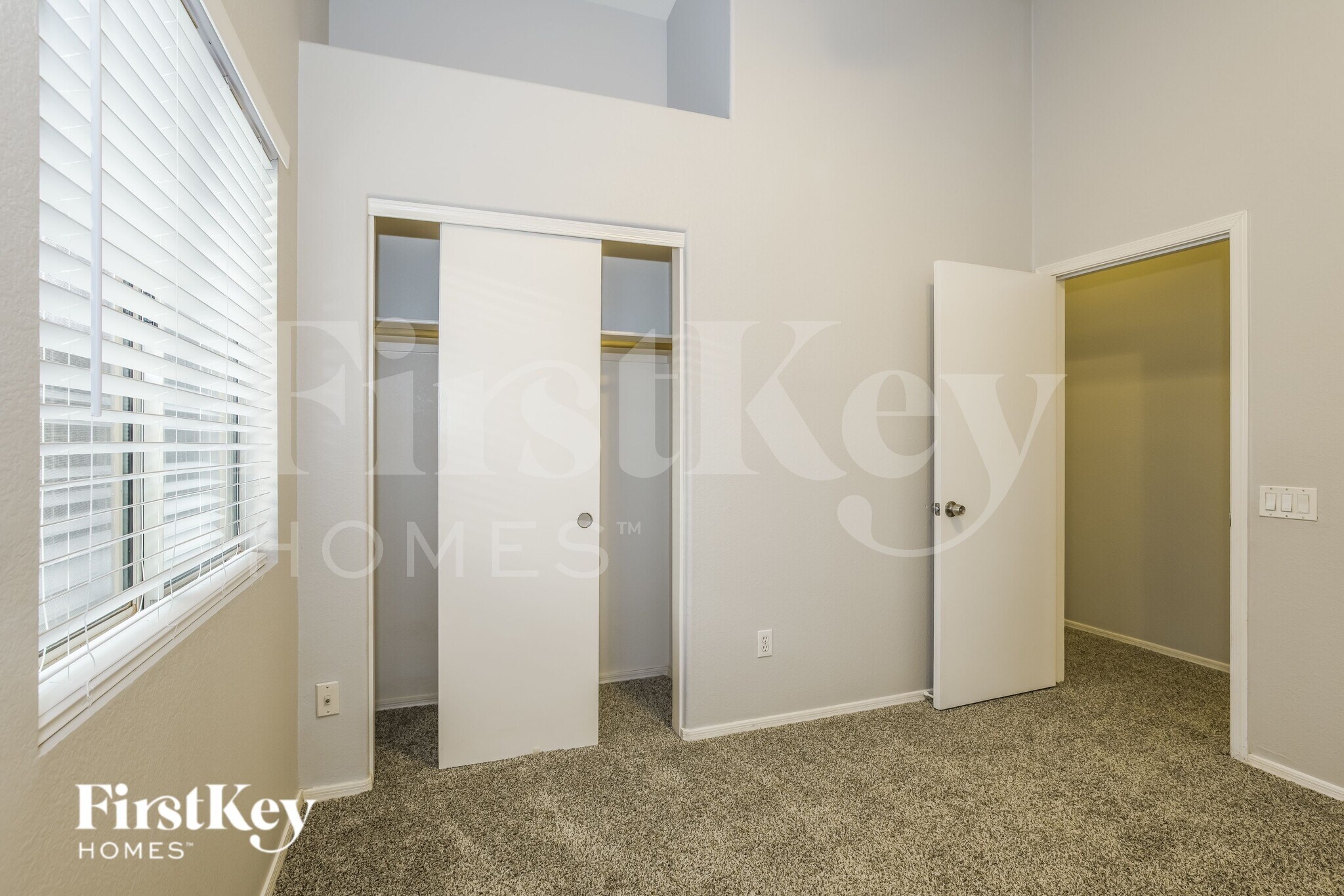 Building Photo - 1809 E Oakland St