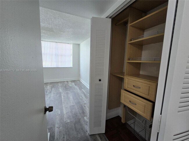 Building Photo - 484 NW 165th St