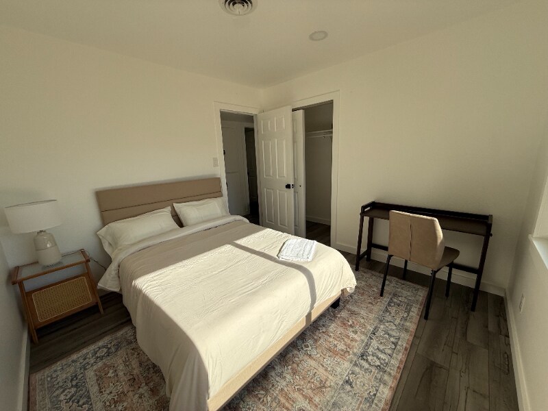 Building Photo - 4552 Alta Mesa Dr