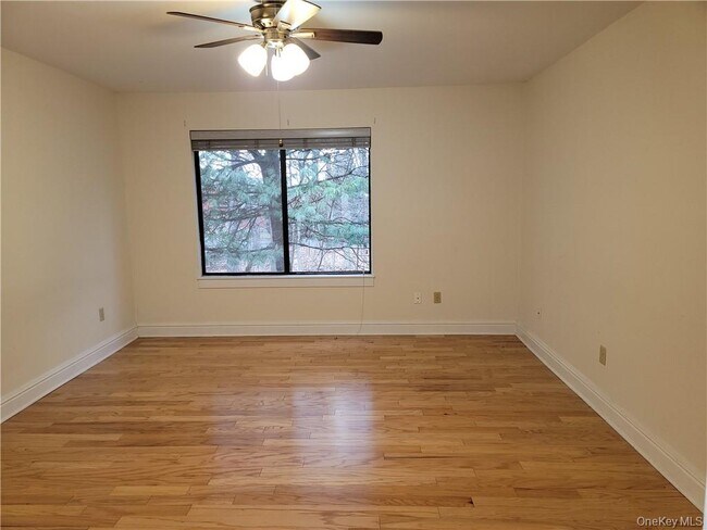 Building Photo - 555 Heritage Hills