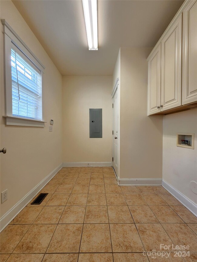 Building Photo - 2701 White Pines Court