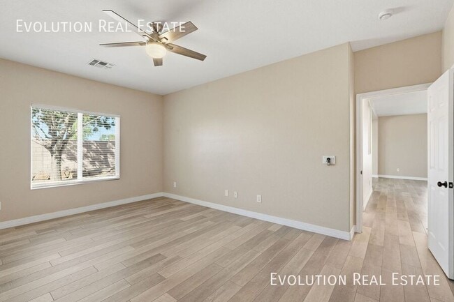 Building Photo - 3130 S 81st St