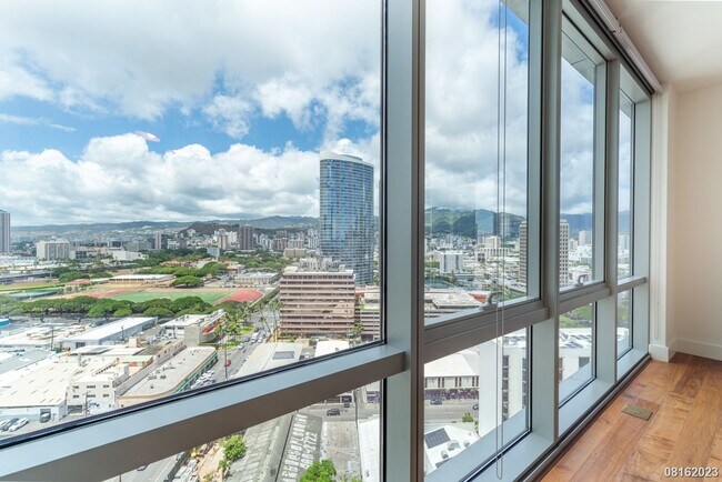 Building Photo - Waihonua 2br 2ba 2pkg (tandem) w/Storage, High Floor, Amenities (Honolulu)