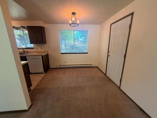 Building Photo - Rambler style home