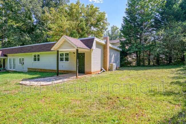 Building Photo - 168 Cherokee Cir