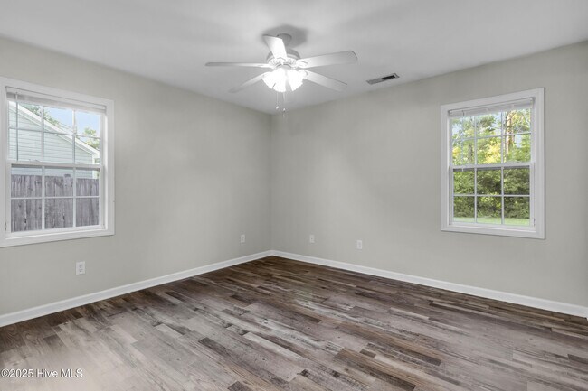 Building Photo - 152 Crooked Run Dr
